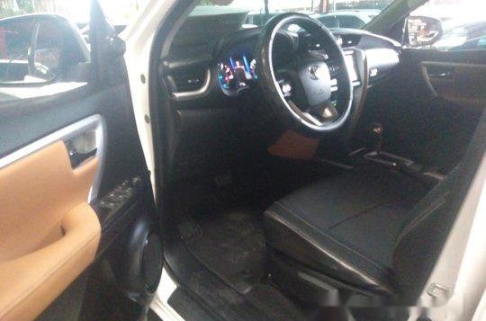 White Toyota Fortuner 2017 for sale in Quezon City -6