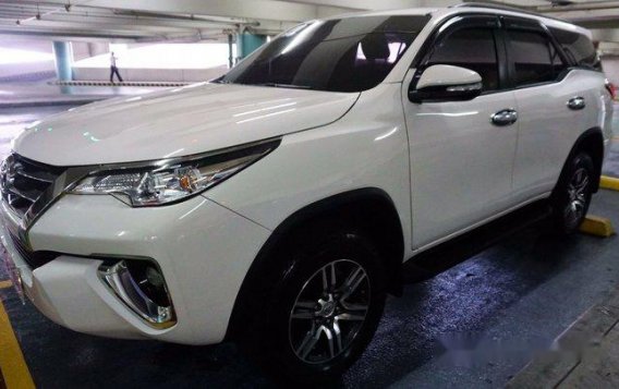 White Toyota Fortuner 2016 Automatic Diesel for sale-8
