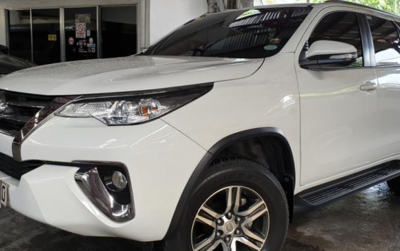 White Toyota Fortuner 2017 at 20000 km for sale in Quezon City-2