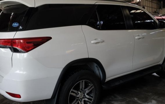 White Toyota Fortuner 2017 at 20000 km for sale in Quezon City