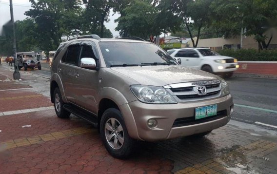 Toyota Fortuner 2006 Automatic Diesel for sale in Quezon City-2