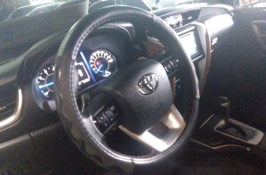 White Toyota Fortuner 2017 for sale in Quezon City -7