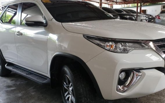 White Toyota Fortuner 2017 at 20000 km for sale in Quezon City-3