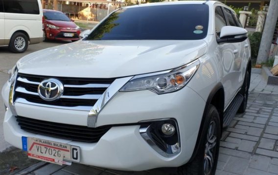 White Toyota Fortuner 2017 Automatic Diesel for sale in Quezon City-1