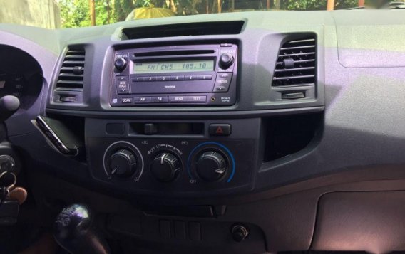 Selling 2nd Hand Toyota Hilux 2014 in Quezon City-4