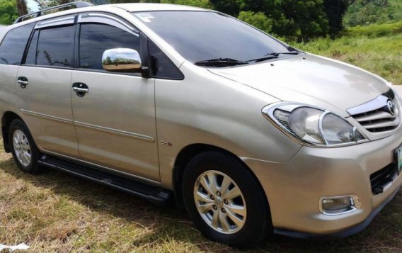 Toyota Innova 2010 Manual Diesel for sale in Noveleta-3