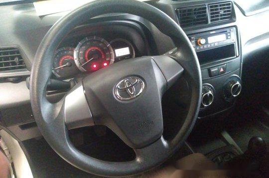 White Toyota Avanza 2016 Manual Gasoline for sale-7