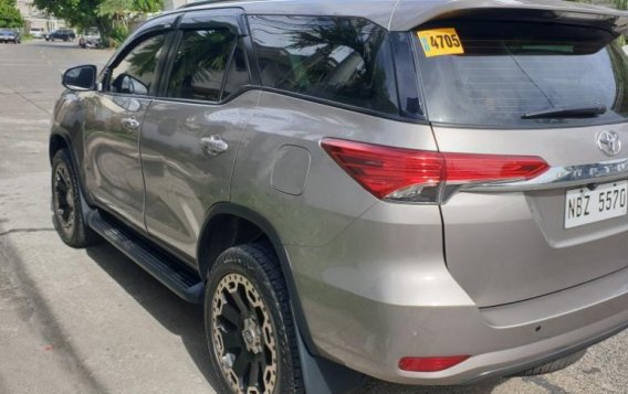  2nd Hand Toyota Fortuner 2017 for sale in Quezon City-3