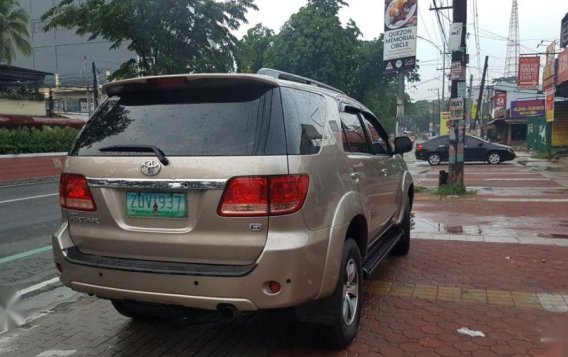 Toyota Fortuner 2006 Automatic Diesel for sale in Quezon City-5