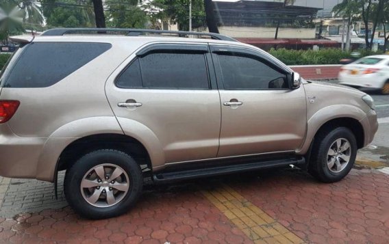 Toyota Fortuner 2006 Automatic Diesel for sale in Quezon City-4