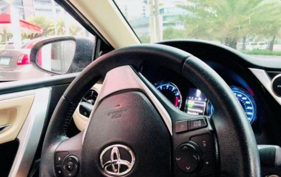 Selling 2nd Hand Toyota Altis 2017 Automatic Gasoline in Manila-2