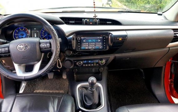 Selling 2nd Hand Toyota Hilux 2017 in Davao City-6