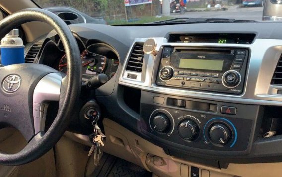 2014 Toyota Hilux for sale in Cainta-2