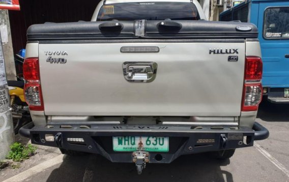 2nd Hand Toyota Hilux 2013 at 100000 km for sale-4