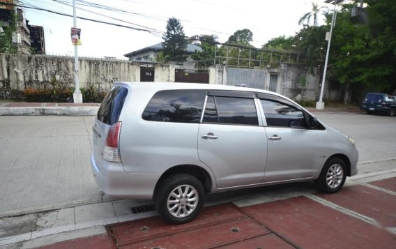 2012 Toyota Innova for sale in Quezon City-2