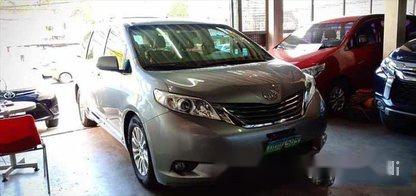 2013 Toyota Sienna for sale in Pasig City 