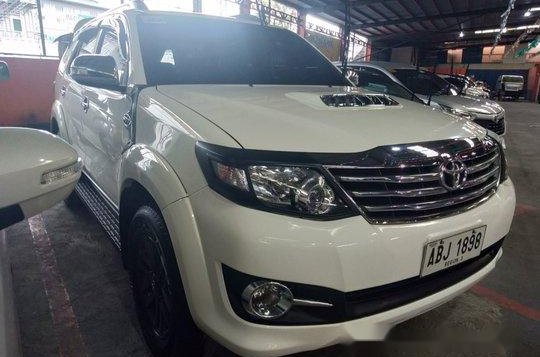 Selling White Toyota Fortuner 2015 Manual