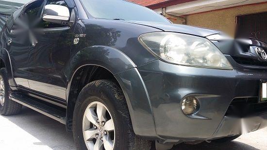 Toyota Fortuner 2008 at 110000 km for sale in Quezon City-6