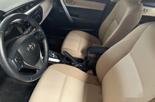 Sell Red 2017 Toyota Corolla Altis at 8800 km in Quezon City-3