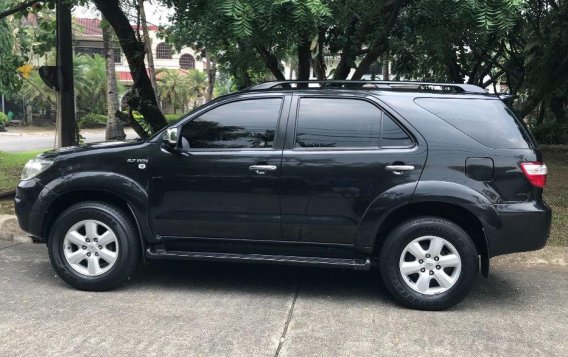 2010 Toyota Fortuner for sale in Quezon City-4