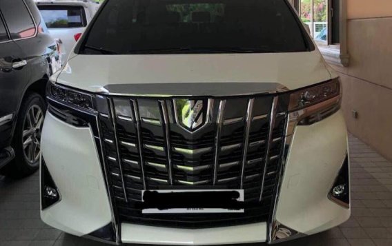 Selling Brand New Toyota Alphard 2019 in Quezon City