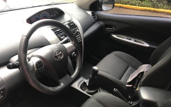 Selling 2nd Hand Toyota Vios 2012 in Makati-6