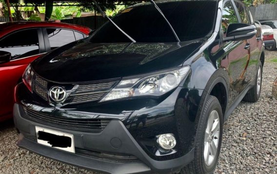 2nd Hand Toyota Rav4 2015 Automatic Gasoline for sale in Talisay-1
