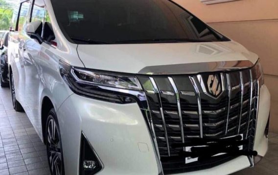 Selling Brand New Toyota Alphard 2019 in Quezon City-5