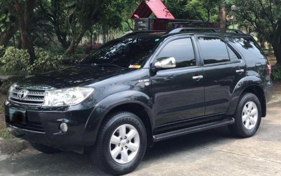 2010 Toyota Fortuner for sale in Quezon City-8