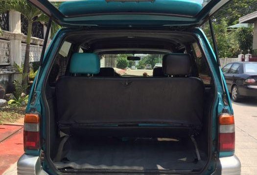 Selling 2nd Hand Toyota Revo 2000 in Quezon City-5