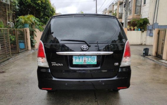 Selling Toyota Innova 2011 Automatic Gasoline in Quezon City-2