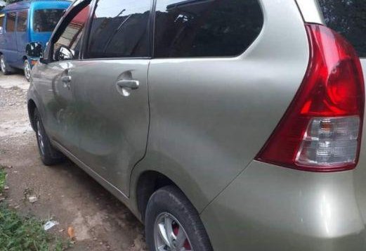 Selling Toyota Avanza 2013 Manual Gasoline in Mandaue-3