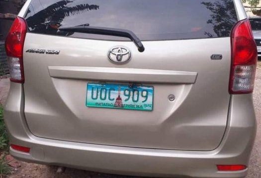 Selling Toyota Avanza 2013 Manual Gasoline in Mandaue-2