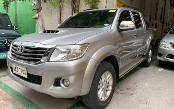 Selling Toyota Hilux 2014 Automatic Diesel in Quezon City-2