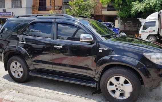 Black Toyota Fortuner 2011 Automatic Gasoline for sale in Quezon City-1