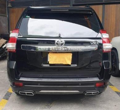 2nd Hand Toyota Land Cruiser Prado 2010 Automatic Diesel for sale in Mandaluyong-2