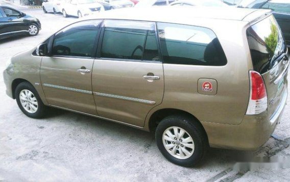 2nd Hand Toyota Innova 2010 Automatic Gasoline for sale-5