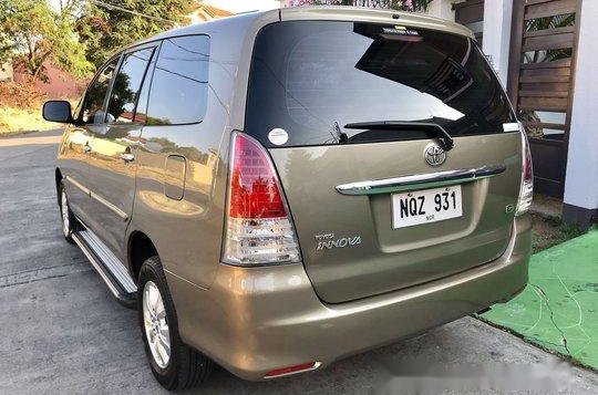 Sell Brown 2010 Toyota Innova at 75000 km-4