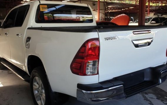 Selling White Toyota Hilux 2016 in Quezon City