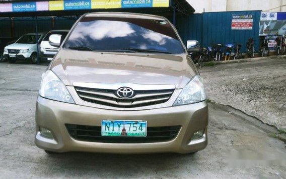 2nd Hand Toyota Innova 2010 Automatic Gasoline for sale-1