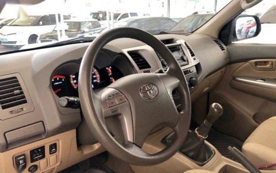 2013 Toyota Hilux for sale in Quezon City -6