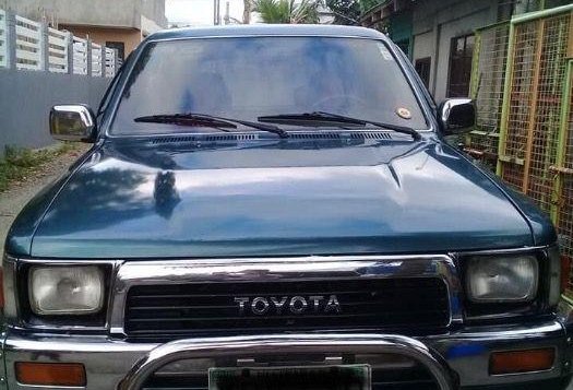 Selling 2nd Hand Toyota Hilux 2002 in Quezon City