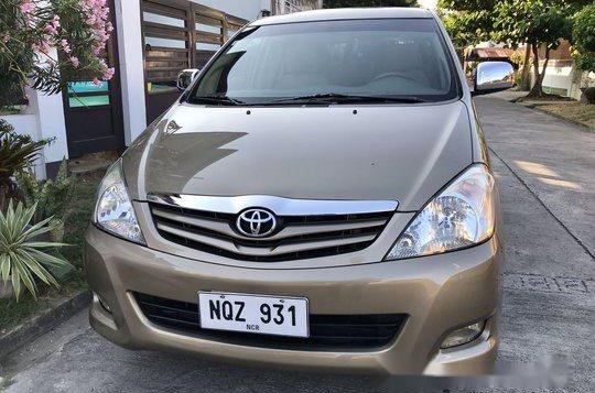 Sell Brown 2010 Toyota Innova at 75000 km