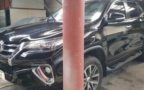 Black Toyota Fortuner 2018 Automatic Gasoline for sale in Quezon City-1