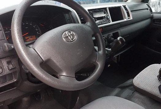 2nd Hand Toyota Hiace 2018 at 5000 km for sale in Quezon City-3