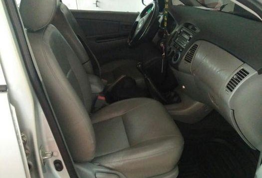 Selling Toyota Innova 2005 Manual Diesel in Lipa-5