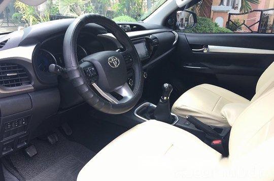 Sell 2018 Toyota Hilux at 12000 km in Pasig-5
