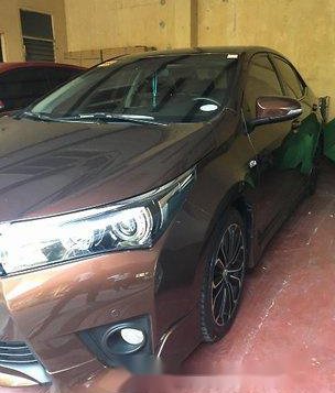 Brown Toyota Corolla Altis 2016 Automatic Gasoline for sale in Quezon City-2