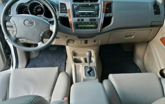 2nd Hand Toyota Fortuner 2010 at 60000 km for sale-4