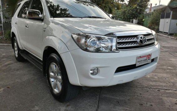 2nd Hand Toyota Fortuner 2010 at 60000 km for sale-1